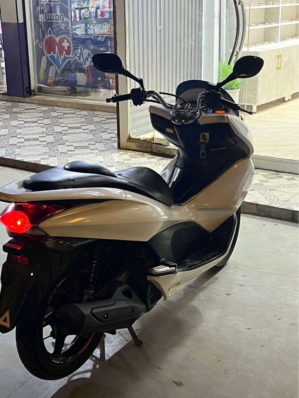 هوندا PCX • جيل اول • نظيف