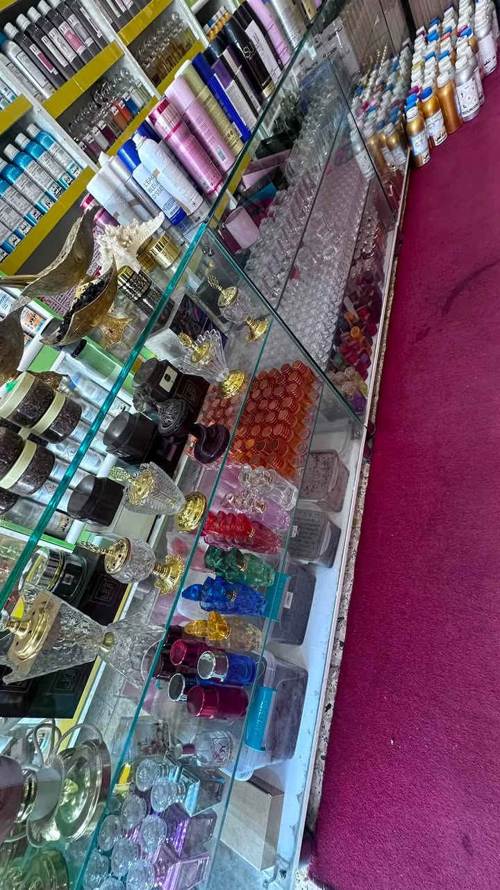 ميز جام للبيع !!

عدد 4 بسعر مناسب !! 

***********
