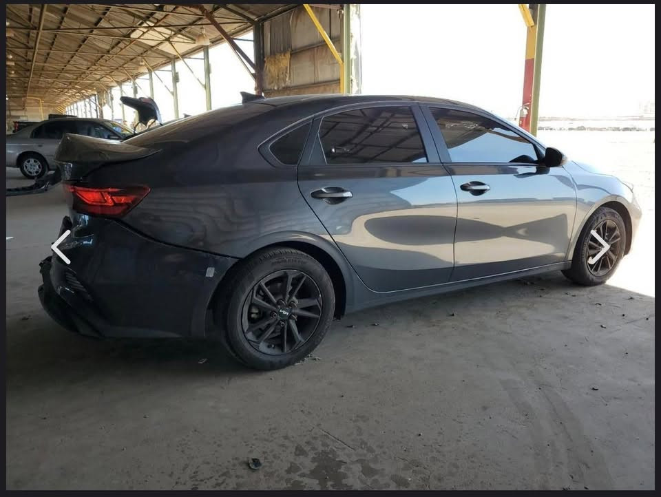 سلام عليكم شباب
كيا فورتي موديل 23
ارباكات سليمة 
رقم بغداد  بسمي تحويل مباشر
صور حادثهاا موجودات بل منشور 
رادار امامي
توقف ذاتي 
سياره صور الحادث مرفق بل منشور  
وبل عراق صار بيهاا جاملوغ الامامي مال سايق صبغ  
بدون دواخل شرط سونار شاصي لغد مكفول تبريد شركه سياره كامله بيهه منضومه غاز 
كامله من كل النواحي 24حبايه 

السعر …………139 وبيهاا مجال بسيط جدا

للستفسار الاتصال واتس اب
                                 ***********
