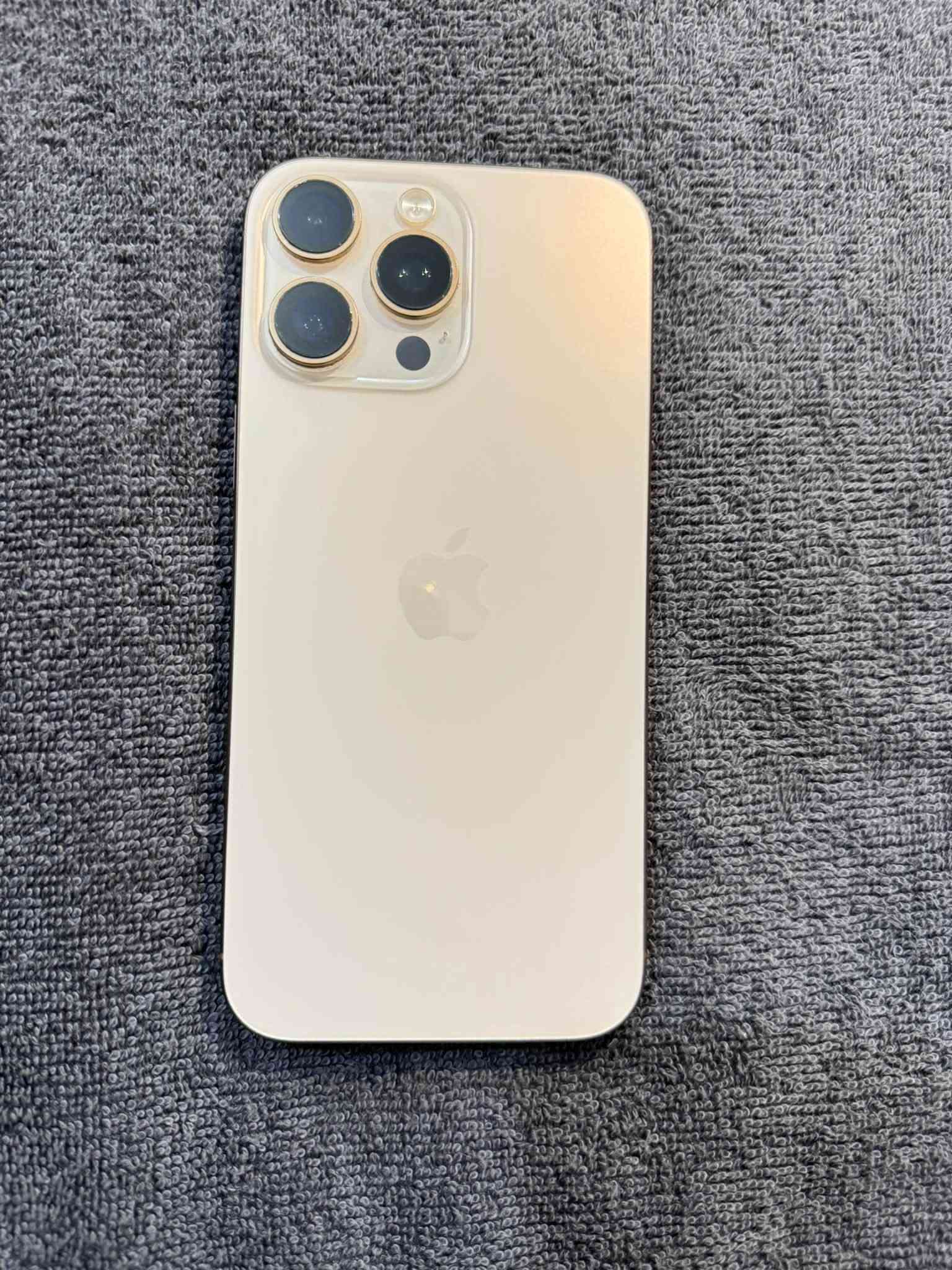 📱 للبيع iPhone 16 Pro Max
🔹 السعة: 256GB
🔹 اللون: شمباني
🔹 نظافة الجهاز: 100% ✨
🔹 صحة البطارية: 89% 🔋
🔹 المنشأ/النسخة: موجه للنرويج 🇳🇴
🔹 الاستخدام: شخصي
🔹 الفاتورة: موجودة وباسمي
🔹 الضمان: ساري ولم ينتهِ بعد ✅
🔹 حالة الهاتف: كفالة عامة
🔹 الموقع: النجف الأشرف

الهاتف بحالة ممتازة ونظيف جدًا، استخدام شخصي ومحافظ عليه، مع وجود الفاتورة والضمان لإثبات المصدر والشراء.

📍 الفحص والمعاينة في النجف
💰 السعر: يُذكر عند التواصل الجاد.
 ☎️واتساب واتصال ***********

نص مكتوب في الصور:
- 14:28 5G 65 Takk for at du handlet hos Håper du blir fornøyd. Ditt ordrenummer er 49579259. Vedlagt følger alle dokumenter knyttet til kjøpet. Lurer du på noe? Vi står alltid klare for å hjelpe deg. Du kan få tak i oss på telefon: 924 05050 (Hverdager: 08-19, Lørdag: 09-16, Søndag: stengt) eller finne ut av det meste selv på www.telia.no/kundeservice. Du er også hjertelig velkommen til å få hjelp i en av våre butikker. Se www.telia.no/butikk for å finne din nærmeste. Med vennlig hilsen oss i Telia ZAHRA ABDUL-HUSAIN AL-RIKABI VOLLEBEKKVEIEN 2 J 03 0598 OSLO Telia Norge AS Telia Linderud Erich Mogerans vei 38 0594 Oslo Telefonnr. 22970666 Epost: telia-linderud@telia.no Foretaksregisteret NO 981 929 055 MVA Elektronisk salgskvittering - KOPI Ordrenr. 49579259 Ordredato 21.12.2024 Selger Monica T. Kasseprofil 10066 Nr. Beskrivelse Antall Salgspris Eks Rabatt % Pris inkl. mva Betalt 9123770 Apple iPhone 16 Pro Max 256 GB Sandfarget titan IMEI nr. 356415757081021 1 stk 12792.00 15990.00 15990.00 Linjer som er merket med * er uten mva. I alt NOK 12792.00 ** Resten av beløpet kommer på utleveringskvitteringen Mva-beløp 3198.00 I alt NOK inkl. mva. 15990.00 Betaling Kontant 15990.00 NOK Kontakt fra Tonsenhagen skole - Mustafa
- 30 3G 3:38 حول الاسم iPhone إصدار iOS 26.6.1 اسم الطراز iPhone 16 Pro Max رقم الطراز MYWX3QN/A الرقم التسلسلي C2CGG2Q3MV الأغاني 0 الفيديوهات 157 الصور 751 التطبيقات 57 السعة 256 غ.ب. متوفرة 162.33 غ.ب. عنوان Wi-Fi C0:6C:0C:1F:0D:CF Bluetooth C0:6C:0C:20:68:C9 البرنامج الثابت للمودم 2.70.01