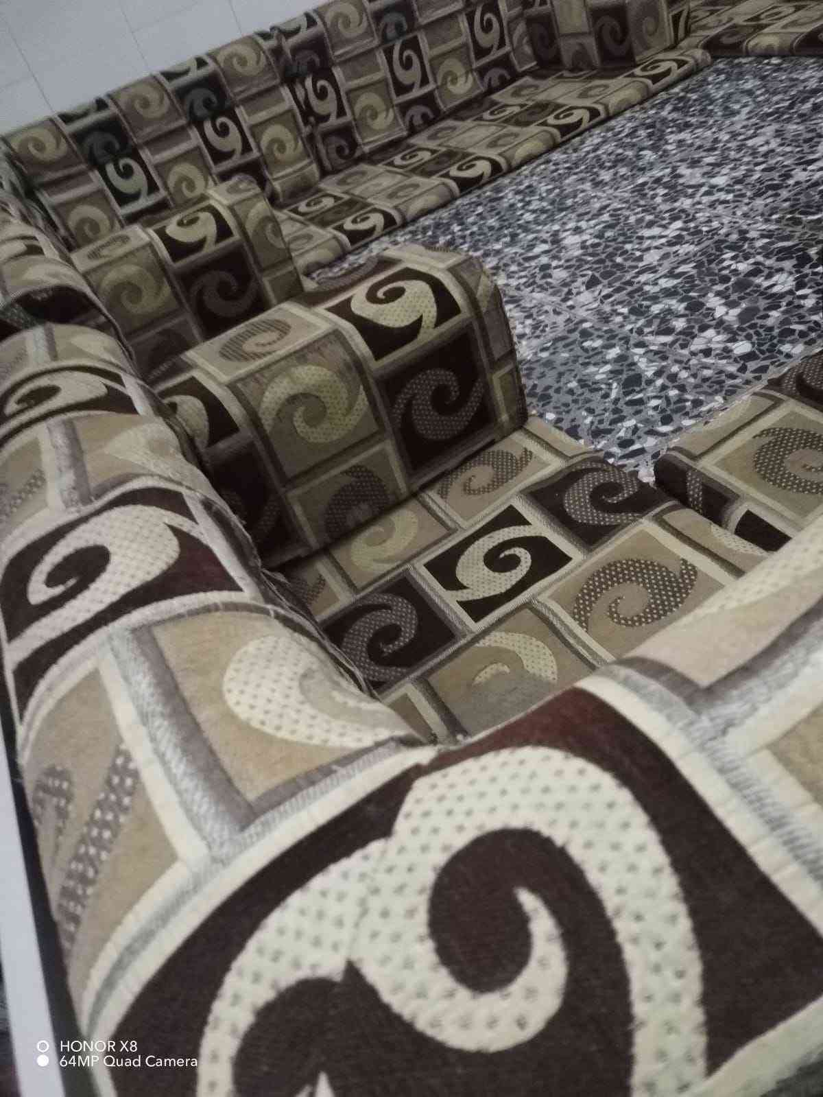 جلسه عربيه ٧ دواشك ١٤ متر سعرها ١٥٠ مكانها نجف حي ميسان مقابيل العسكري *********** بيه وتساب Singapore

نص مكتوب في الصور:
- O HONOR X8 64MP Quad Camera
- HONOR X8 64MP Quad Camera
- O HONOR X8
- 64MP Quad Camera
- HONOR X8