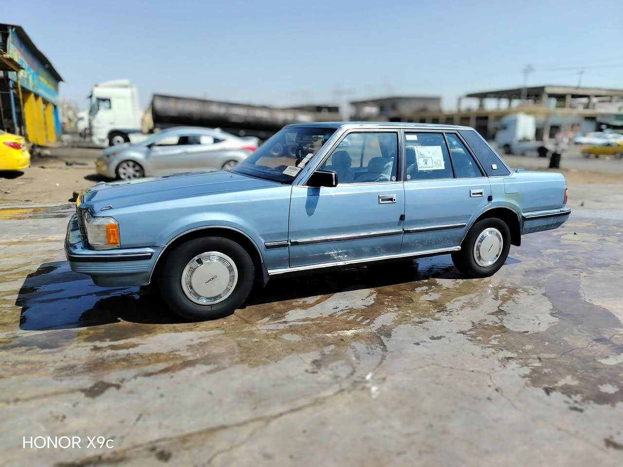 السلام عليكم للبيع سوبر موديل 85 رقم نينوى انكليزي محرك وكير اوتوماتيك بطه ثنين ونص صبق جمالي بدون ضرر شرط السعر 45 بيها مجال مكان السيارا موصل جانب اليمن الستفسار *********** //***********
