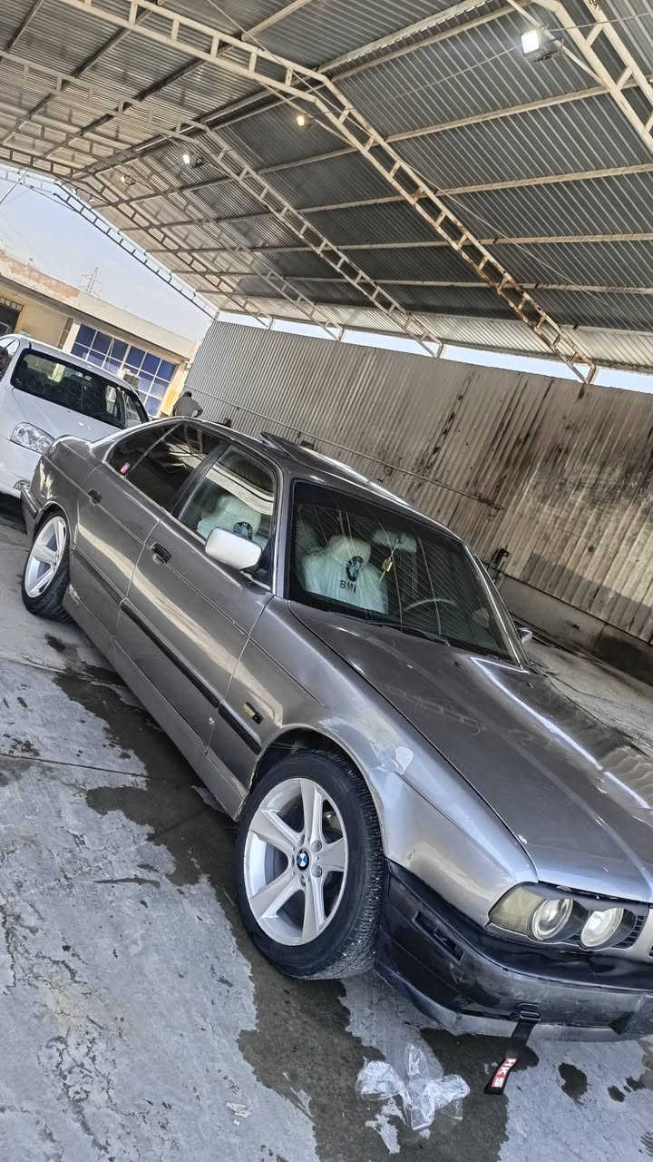 مكلف بل نشر شباب بي ام 525 محرك كبس /كير توماتيك فول تومايتك /السعر 37بيه مجال رقم الهاتف /***********/
/0750909681 واتساب متوفر
