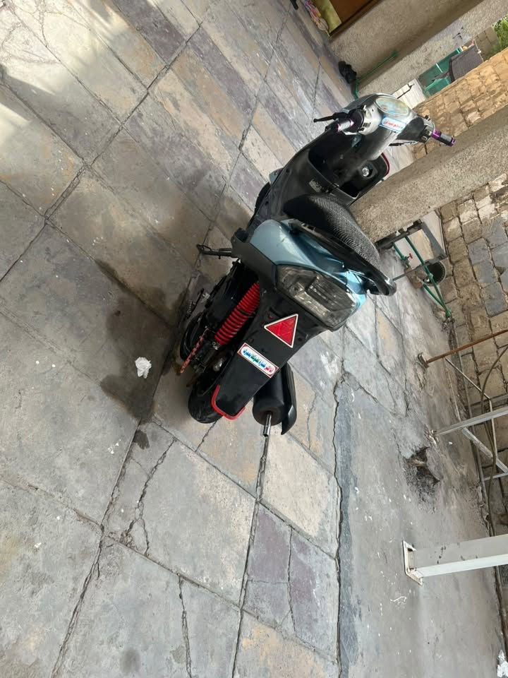 دراجه ماكس  دراجه رمبه بلاديه مكينه ما مفتوحه الدراجه ما بيه نقص السعر 350 وبيه مجال التواصل ***********  المحافظة بغداد المنصور
