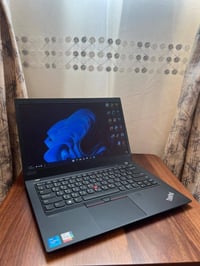 لابتوب LENOVO جيل (11)للبيع. اللابتوب جدا نضيف وادائة قوي ومواصفاته جد...