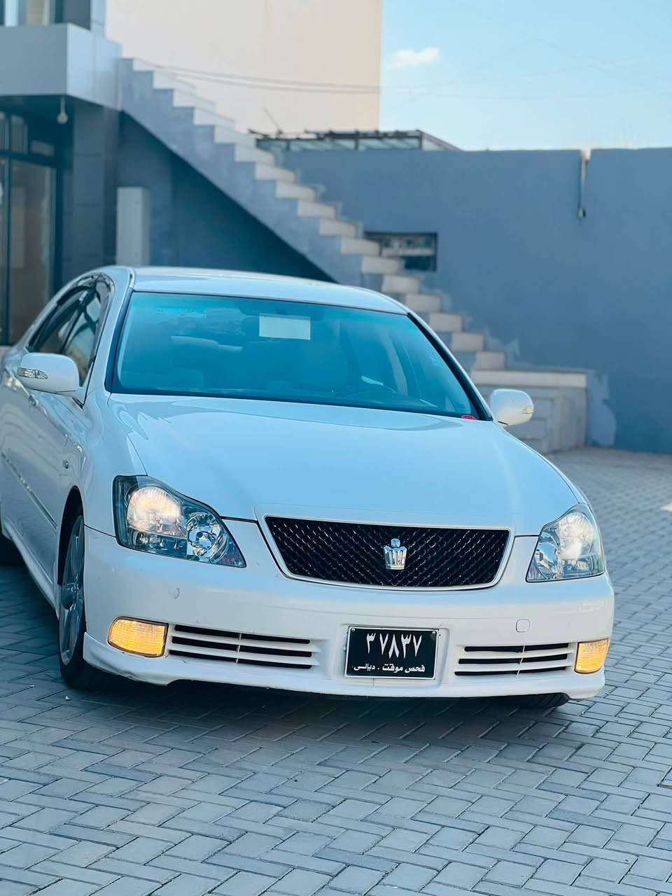 شاهینە بڕاوە 2005
گێڕ کەورە مەکینە گەورە
182 سپۆڕت
سێ دووگمە
ناو کریمی.
کامل مەسرەف .
ویل دنگە 
سەقفی زۆر جوانە 
بەشەرتی سەقفوو کەڤەرو دەعمی نەبێ 
ساردوو گەمی بەسراوە .
تەقەو ڕەقەی نییە .
كۆدی هەیە
سعری 48گەڵاو مەجال.
بۆ قووفڵی تەلەفوون مەکە
***********.

***********سەیسایەق

