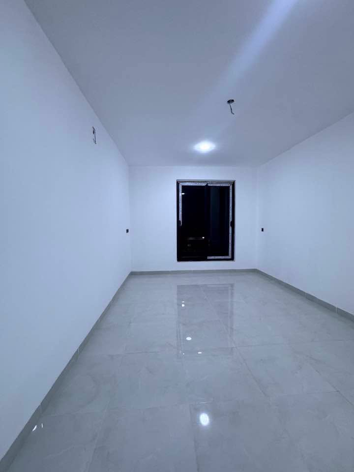 🏡 للبيع دار في نــادر الاولى حي الزيتون 

📐 المساحة:  150 م²   طابو زراعي سند25

 🌟الدار يتكون من:
🛏️ 3غرف نوم 👈 1 ارضي + 2طابق ثاني
🛋️ صالة
🍳 مطبخ
🚿 صحيات 👈 ارضي+ طابق ثاني+ خارجي
🌳 حديقة
🚗 كراج سيارة

📌 موقع ممتاز وقريب من الخدمات، مناسب للسكن العائلي.

________________________
للاستفسار وتفاصيل اكثر 
لطفاً الرجاء الاتصـــال او مرآسلتنا
سيد رائد    
📞0️⃣7️⃣8️⃣3️⃣1️⃣1️⃣6️⃣1️⃣6️⃣4️⃣1️⃣
سيد حسين
📞0️⃣7️⃣8️⃣7️⃣2️⃣5️⃣7️⃣4️⃣7️⃣3️⃣3️⃣

              او وآتســــــاب📲

المكـــــتب ☎️ 
***********
***********
‎‏‎     🧱#مكتب_عقارات_سيد_رائد🧱

               🏗️ #مــوقع_المكتب🏗️
📍{بابل/الحله شارع نادر الرئيسي مقابل  شارع الطب العدلي بالقرب من اسواق الجمل }

_______________________
#تنوية / لمن يرغب عرض عقاره فـــي صفحتنا يرجى الاتصال بنا 
_______________________
أنتبــه🔻🔻
‎🔳#الصفحه_الرسميه_للمكتب_فقط✅

#عقارات_الحله  
 #بيع_وشراء     
#عقارات #بغدادالعراق #الحله         #مشاهيرفيسبوك
 #مكتب_عقارات_سيد_رائد 
#الاول  #في_بابل
