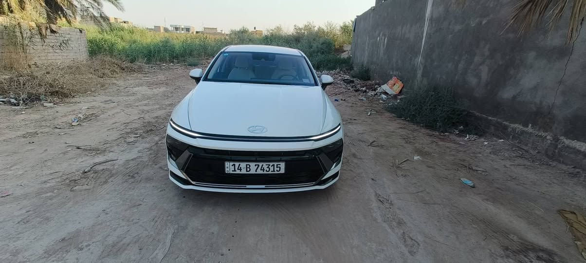 السلام عليكم للبيع
هونداي سوناتا SEL
موديل 2024
رقم بصره شهداء 
وارد امريكي حادث ربع البنيد صبغ و ربغ جاملغ صبغ والجاملغ الثاني بارد بدون تبديل
ايرباك طاك ستيرن وبرده جهة السايق
عداد المسافه 12 كيلو متر 
حجم المحرك 2.5  تنفس طبيعي بانزين
المواصفات 
شاشه متصله كبيره ابل كار بلي 
تحكم ستيرن جهتين 
اوتو هولد 
قياده ذاتيه 
بصمه 
تشغيل عن بعد 
سايد بريك بصمه 
٣ وضعيات قياده ايكو نورمل سبورت 
تبريد لمس 
منافذ شحن تايبسي
شفتات ستيرن 
رادار امامي 
نقطه عمياء بل مري 
ترحيب 
تشغيل عن بعد 
وهواي مواصفات 
السيارة مستورده ع ايدي جديده بمنعى الكلمة 
بصمتين بيها 
السعر  170$ وبيها مجال بسيط 
للأستفسار ***********
