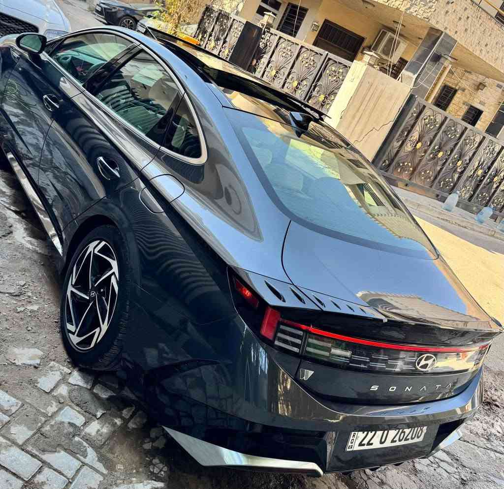 HYUNDAI SONATA 2024
حادثها السياره جاملغ سرقه وباب صبغ 
 رقم اربيل تريد وكاله تحويل     
تسجيل جديد 
مكينه2500  GDi
لون رصاصي 
المواصفات 
فتحه سقف بانوراما 
بصمة دخول ذكي  
تحكم ستيرن 
رادار امامي مع تحديد مسار 
رادار خلفي 
رادار جانبي 
اوتو ستوب خلفي 
اوتو ستوب امامي 
شفتات ستيرن 
كشنات كهرباء وفول ايرباك 
كشنات تدفئه 
كير تعليك 
شحن لاسلكي 
حساس فتح جنطة الخلفية 
تشغيل عن بعد 
نظام خروج عن المسار 
نظام قيادة ذاتيه 

اوتو هولد 
هندبريك بصمة 
انظمة قياده  
كاربلي يدعم كافة الانظمة الهاتف 

كامرة خلفية دوارة
ويلكب حجم ١٨انج

نقط عمياء 
مراية داخليه تعتيم تلقائي 
شاشة تبريد تحكم كله لمس 
للاستفسار
واتساب او الاتصال *********** 
السعر 198$$$$قفل
مكان السياره بغداد زيونه بغداد, العراق
