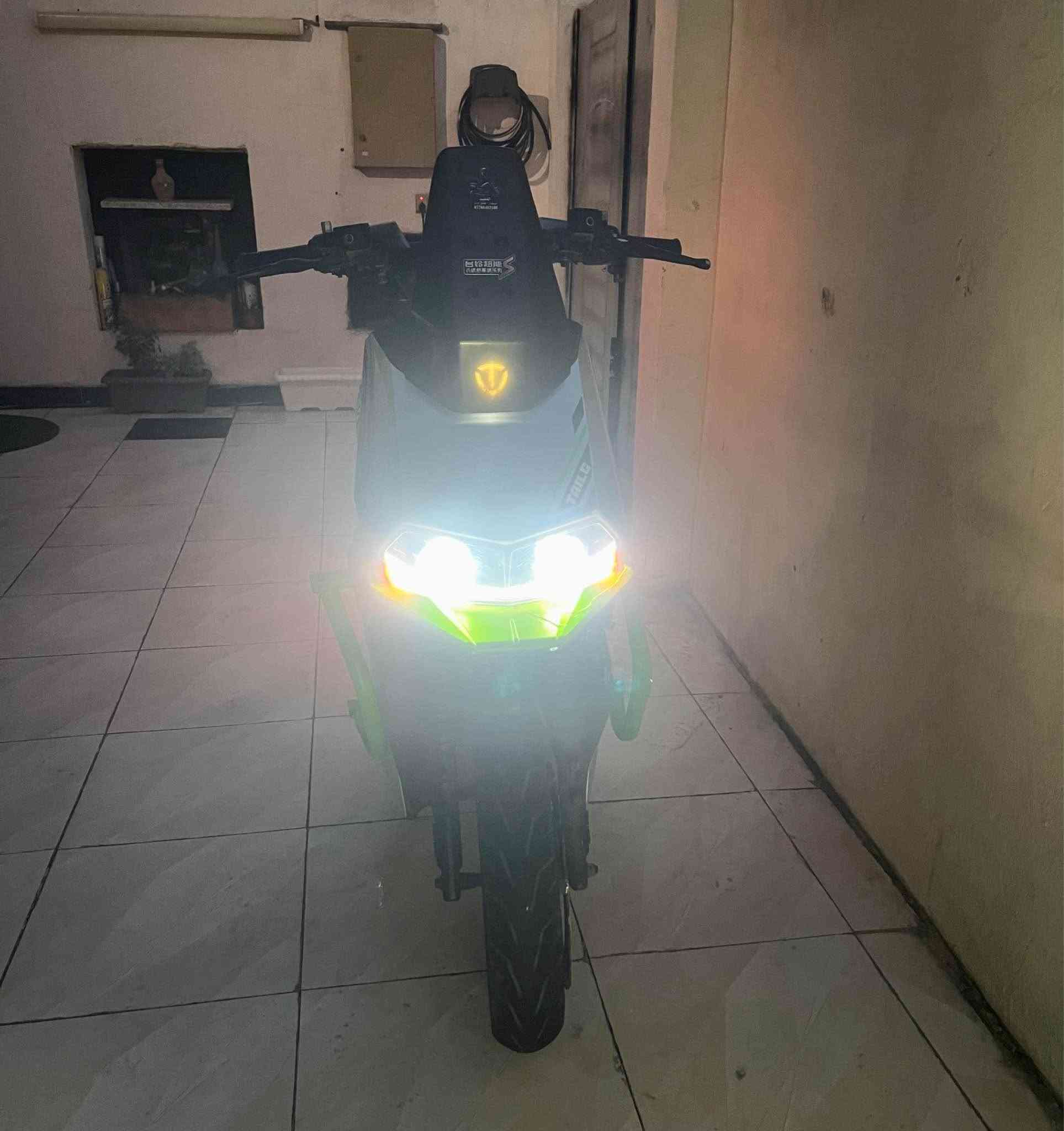 تسلا سبورت • ٦ بطاريات • نضيفه