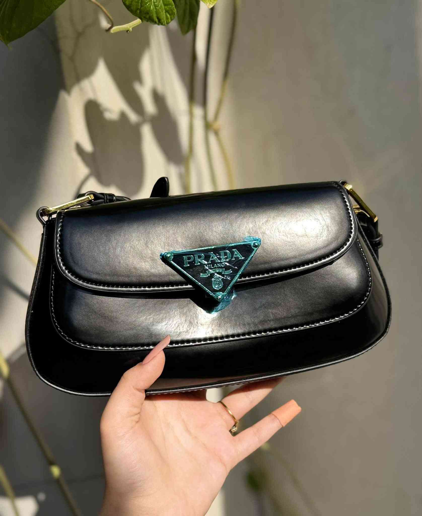 حقيبه ماركه PRADA صنع في MlLANO
