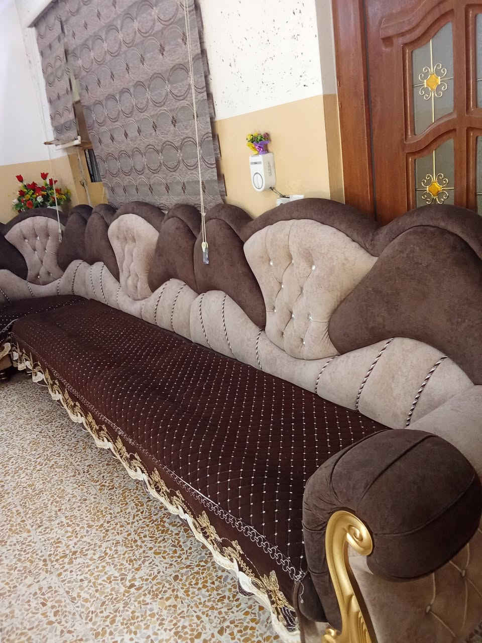 السلام عليكم  ديوان عراقي فصال جديد شرط نضيف ماصارلو شهر من فصلو خشب ثكيل تكمه الديون 13متر الشراي يتصل عل رقم ‏‪‪***********‬‬‏ العنوان موصل جانب الايمن حي الزوراء
