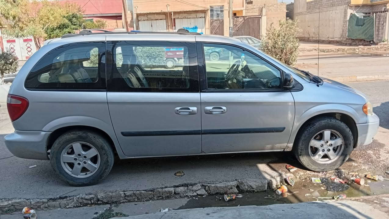سلام عليكم
دوج كرفان للبيع 
موديل 2005 
محرك 3300 
6 سلندر 
ماشيه اقل من 350 كيلو 
سيارة جديدة ما ينرادلها مصرف كير محرك شرط تبريد ثلج 
رقم نينوى 
باسم صاحبها الشرعي شرط التحويل 
للتواصل على الرقم *********** وبي واتس اب
 او على الخاص
