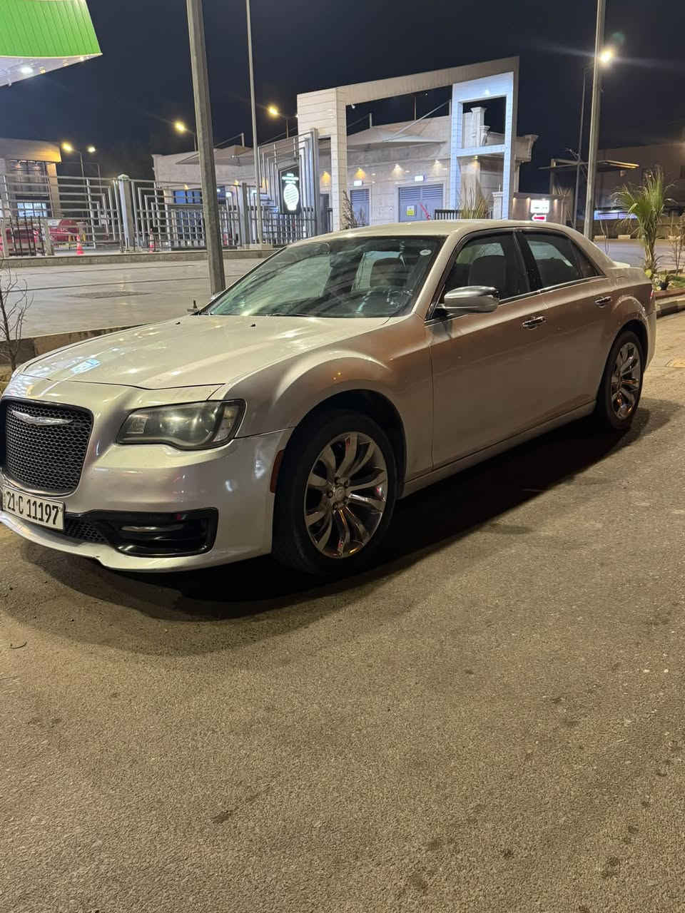 السلام عليكم
‏للبيع فقط
للاستفسار: *********** 
#السعر : 130 
اوباما 2012
C300
صدر جديد 
تخم تاير جديد 
ويل 17 حالياً اليوم بدلته 
تو ويل 
مكينه 3.6
كير طياره 
كير مكينه مكفولات 
تخم بلكات جدد تخم مجاول جدد 
بيهه صبغ بنيد وجامرلغ وباب السكن والي وراه يعني أربع قطع والسونار مرفق ب المنشور 
رقم سليمانية سنوية ورقم جدد وهزه جديده تريد تحويل تريد وكالة .

مكان السياره ديالى /بعقوبه
