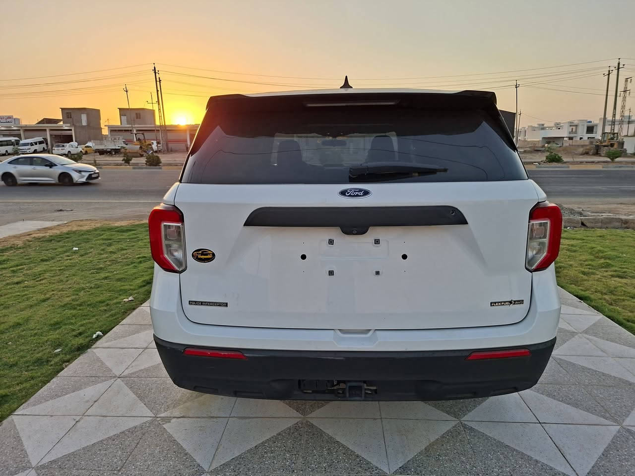 فورد اكس بلور بوليسي ٢٠٢٤
بيع سريع بسعر جدا جدا مناسب
الون: ابيض
الوحات :فحص مؤقت بدون رقم 
حره تحويل ثاني يوم تترقم بغداد وكافه المحافضات
الضرر: تبديل بنيد فقط
ارباك ستيرن مع برده فقط
ممشا السياره:٢٠٠٠مايل الفين فقط بعدهه سياره زيرو
الموصفات: شاشه صغيره*كامره دواره*شاشه اعطار*حساس ضغط الاطارات*منفذ يواس بي*سايد بريك دكمه*تبريد ثلج مناخين ايمن وايسر*سويج ريمونت
السياره:AWD فور ويل دفع رباعي
المكينه: 6v سلندر ٣٣٠٠ تعلس بانزين عادي خزان الوقود ٧٠ لتر
الكير :١٠ سرعات تعليك
تخم تاير لك
لايت بوليسي ٦ عدسات دوار
كشنات كشن سائق كهرباء الكشنات الخلفيه اسود جلد قلاب 
السياره جاهزه من كلشي مابيهه اي نقص
صور الحادث مرفق بل منشور تعمير درجه اولى
 الشراي يتصل ***********
