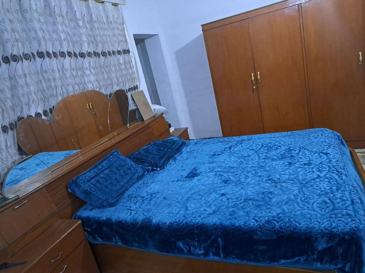 قرفت نوم نضيفه اسعر 400بي مجال اتصل على هذا ***********
