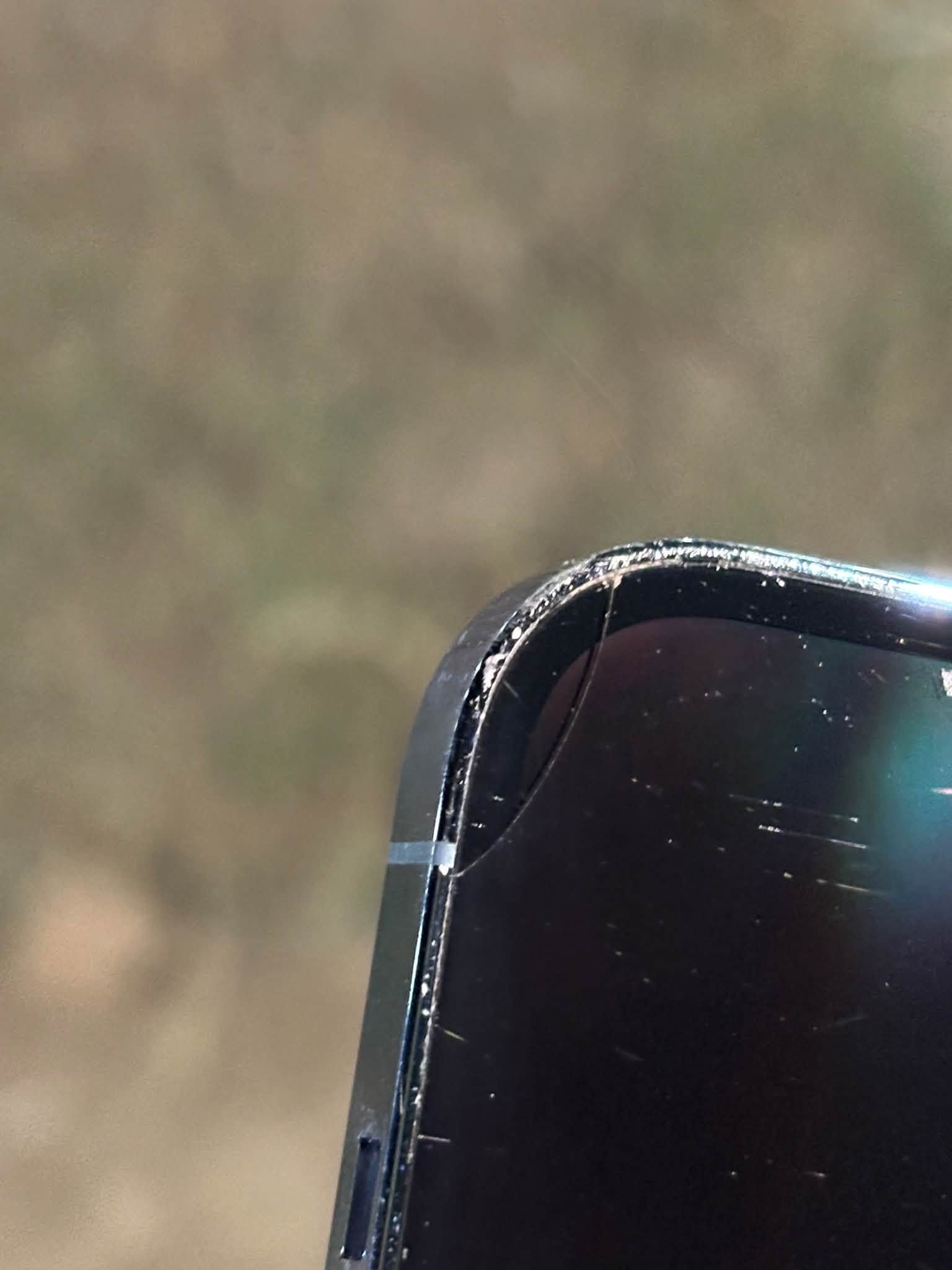 13 برو ماكس ذاكره 512 بطاريه 82 أمريكي جهاز بي فطر كلش صغير موضح بصوره ممأثر وفيس إيدي واكف بسبب وكعه والباقي مكفول من كلشي قيم وأخذ للبيع مكاني بغداد ***********

نص مكتوب في الصور:
- 11:00
- 4G 30
- Battery Health & Charging
- Phone batteries, like all rechargeable batteries, are
- consumable components that become less effective as
- they age. Learn more...
- Maximum Capacity
- 82%
- This is a measure of battery capacity relative to when it
- was new. Lower capacity may result in fewer hours of
- usage between charges.
- Peak Performance Capability
- Built-in dynamic software and hardware systems will help
- counter performance impacts that may be noticed as
- your iPhone battery chemically ages.
- Optimised Battery Charging
- To reduce battery ageing, iPhone learns from your daily
- charging routine so it can wait to finish charging past
- 80% until you need to use it.