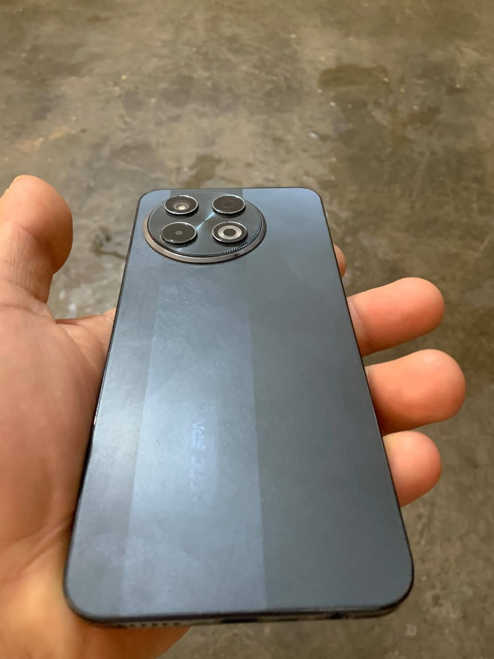 السلام عليكم
تلفون للبيع TECNO SPARK 30 PRO تلفون نضيف وجديد وكلشي مابي استخدام قليل  وكدامكم صور مستعجل ع بيعته سعره 200 او مراوس ب دراجه حگ 200 وبي مجال ***********
