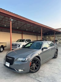 كرايسلر 300S • جولد ايدیشن • ٧٠٠٠٠ مايل