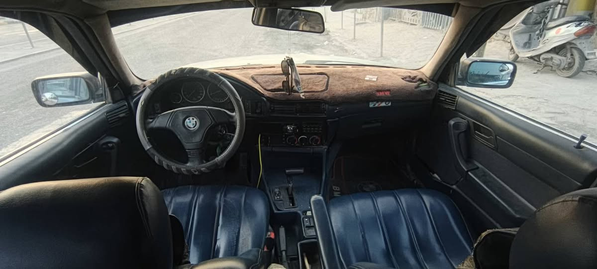 السلام عليكم.
!سياره BMW مديل 92 رقم صلاح الدين ويل كب خليه مرغوب غرفه جـلد (( مكيـنة جديد گـير رياضي )) كهربائياته جـدد (( ما مطلوبة بس لـ الله )) . السياره بأسمي ثاني يوم اداورلك   " السكن : المثنى - رميثة - قضاء الهلال  /// السـعر 42 وبيها مجـال للشراي 
للاتصال و الاستفسار 
 ***********
