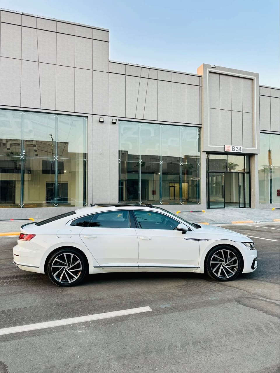 VOLKSWAGEN ARTEON SEL 
~~~~~~~~~173$💰~~~~~~~~~~

للبيع فقط و بسعر جوة سوك بلنسبة للمواصفات و نظافة 💯 

اخوان السيارة وارد امريكي بيها بوند صبغ راس شاصي جهة السكن فقط تعديل و ارباك ستيرن و بردة سيستم 💯

بجم كله راجع بلادية هسة راجع بيها من تركيا يعني رادريتر و رادارات و لايتات كله بلادية 💯

موديل : 2020
ماشية : 85 الف
لون : ابيض
محرك : 4 سلندر بانزين 20 تيربو 
رقم السيارة : اربيل الجديدة
مكان السيارة : اربيل شارع ٦٠ 📍
سعر السيارة : 17300$💰 ورقه جوة سوك 

رقم تليفون و واتساب :

***********
***********

⚜️⚜️⚜️⚜️⚜️⚜️⚜️⚜️⚜️⚜️

مواصفات فول الفول واحد على واحد 💯

گير و محرك و حدادية و تبريد جديدة دينار مصرف مابي جاهزة بدون نقص و مسويله سيرفز عام 💯

فحص و هزة و سنوية و الرقم جديدة دينار غرامة ما عليها و السيارة بأسمي تحويله مباشر نفس اليوم 💯💯 أربيل, العراق
