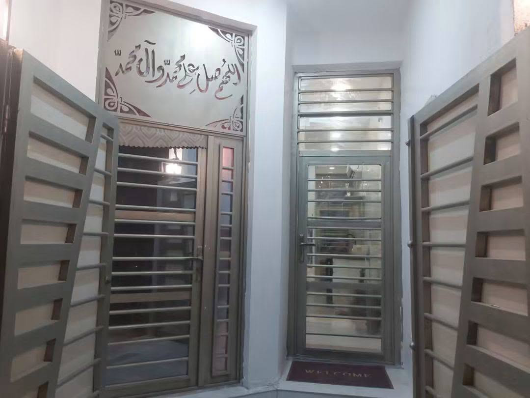 اعلان… .رقم (357)

بيت للبيع مساحه /100متر/بناء درجة أولى رفت ٥٠ سنتمتر.يقع في   حي الفرات المجمع الضباط السكني 
تفاصيل العقار  .
⭐3 غرف نوم🛏️
⭐استقبال 🛋️ 
⭐2صحيات🛁
⭐وبيتونه 6×6ونص 
⭐مطبخ 🫕حار وبارد نظام ايرث للكهرباء مع البيت كاونتر كوارتز طبيعي من شركة ديلوكس في حي الجهاد. 
⭐مجهز بدكتات للمبرده الئ كل البيت 
⭐ثلاثة سبالات واحد 2طن .وعدد 2 طن ونص .
⭐خط مولده وخط أنترنيت.📡
للاستفسار مراسلة الصفحه📬 اوالاتصال علئ الرقم يتوفر وتساب. 
(((***********📞)))
{مكتب الديار للوساطه العقاريه وتعقيب المعاملات وتسهيلها }
((((بأدارة سيد عمار )
