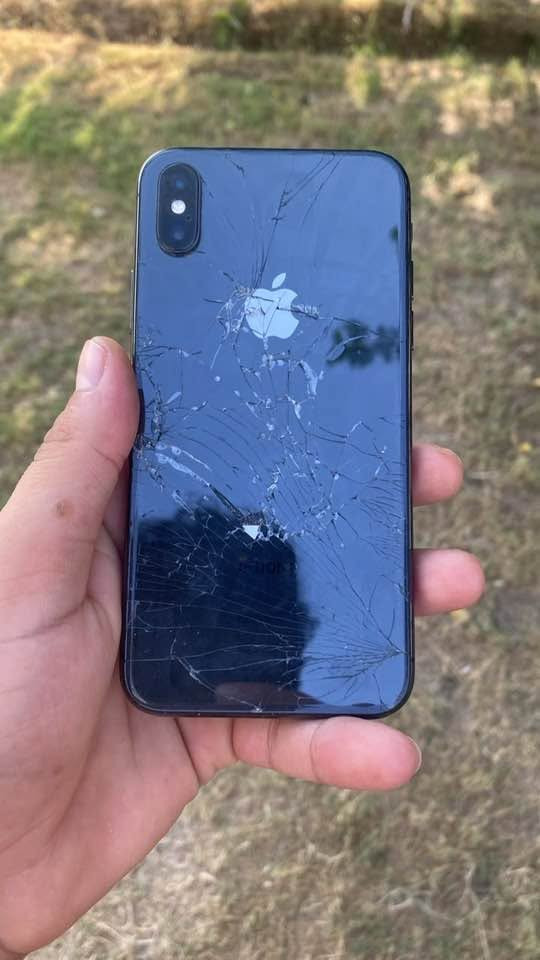 ايفون اكس عادي ذاكره 64بطاريه 100ضهر مفطور هاذا رقم صاحبه لتواصل ‪+964 782 650 0687‬
