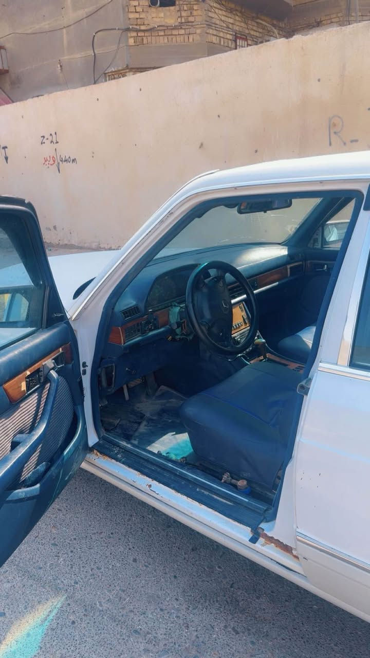 مارسد جانبو رئاسي فول موصفات فتحه سقف مصبوغ جماليه مكينه بطه دواخل جديه كلش تبريد ثلج شرط مكينه وكير 
رقم جديد تحويل ثاني يوم شباك البجم موجود 
سعر ٤٣وبيه مجال  بصره دير 
هاتف *********** القرنة, البصرة

