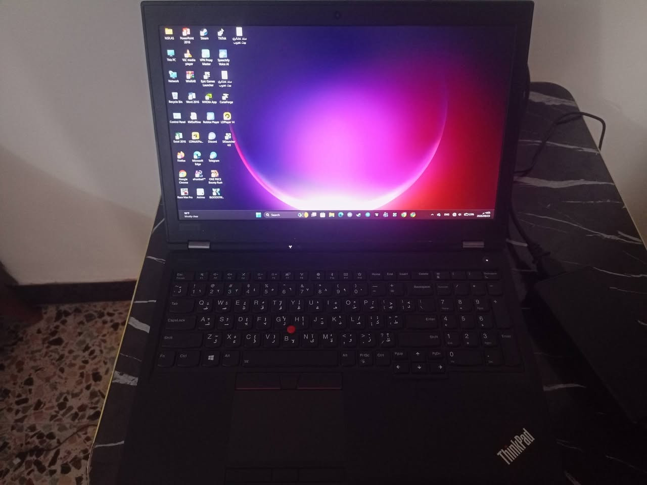 حاسبة مستعمله Lenovo p53
المعالج (CPU): Intel Core i7-9850H الجيل التاسع بسرعة 2.60GHz.  

​الذاكرة العشوائية (RAM): 16 جيجابايت (بسرعة 2667 MT/s).  

​كارت الشاشة الأساسي (المنفصل): NVIDIA Quadro T1000 بسعة 4 جيجابايت.  

​كارت الشاشة الثانوي (المدمج): Intel UHD Graphics 630.  

​مساحة التخزين (Storage): قرص بسعة تقريبية 512 جيجابايت (المساحة الفعلية المقروءة في النظام 477 جيجابايت).  

​نظام التشغيل: Windows بنواة 64-bit.  

معا ملحقات حقيبة و ماوس و شاحن و ستاند تبريد

سعر : 530000 الف 

لتواصل : *********** 

واتساب و تلجرام 
توصل بغداد 5 الف
بغداد تقاطع النهروان شارع 9 نيسان

