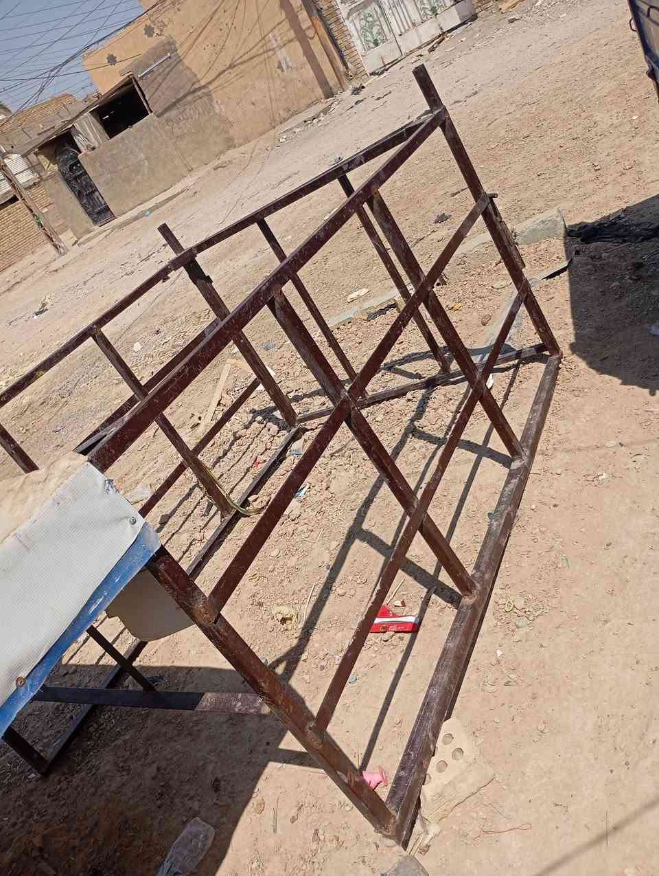 يا الله سلام عليكم محجرستوتة ابو الباب دايون للبيع
تزكام السعر 100وبي مجال 
المكان بغداد النهروان 
الهاتف ***********
