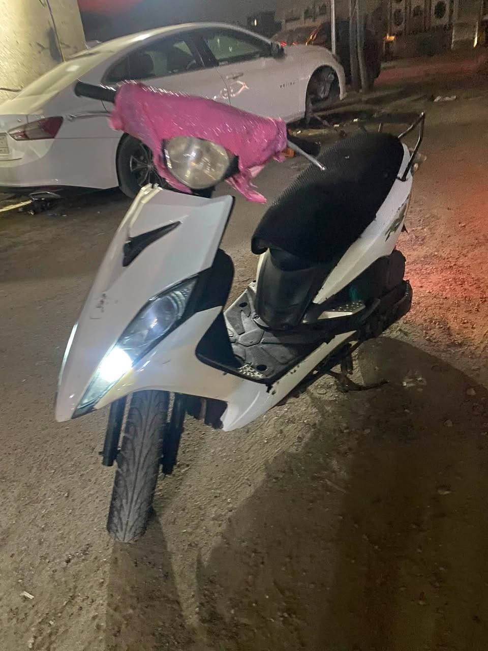 للبيع ماكس ١٢٠ مضلع حديث طلاعات دراجة ناعمه مكينه خرسه لاتنقيص لا تبخير  يرادلها ترتيبات بسيطه كفرات ختم واحد بس بيهن فطور جهت اليمنه لسعر ٥٥٠ وبيها مجال مكانه الشعب 
***********
