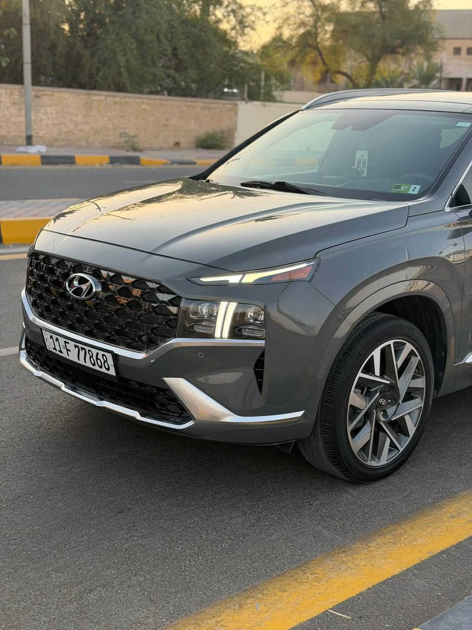 السلام عليكم 

“للبيع هيونداي سنتافي 
كاليغرافي  VIP
2023 /مرقم بغداد باسمي
مواصفاتة ما تخلص فول الفول السيارة  
وارد أمريكي، تقرير 
لون سمنتي
، محرك٢.٥ تيربو، ٤ سلندر، 
قوة ٢٨١ حصان، قير أوتوماتيك DCT بـ ٨ سرعات، 
بانوراما، جلد نابا فاخر، مقاعد مبردة ومدفأة، ذاكرة لمقعد السائق، عدادات رقمية١٢.٣ إنش، شاشة وسطية ١٠.٢٥ إنش، كاميرات٣٦٠، رادار، تنبيه نقطة عمياء، نظام صوت هارمن كاردون،ويل ٢٠ إنش، ما شية تقريباً٢٦ ألف ميل، 
مكفولة كفالة عامة ،
للاستفسار ؛***********
