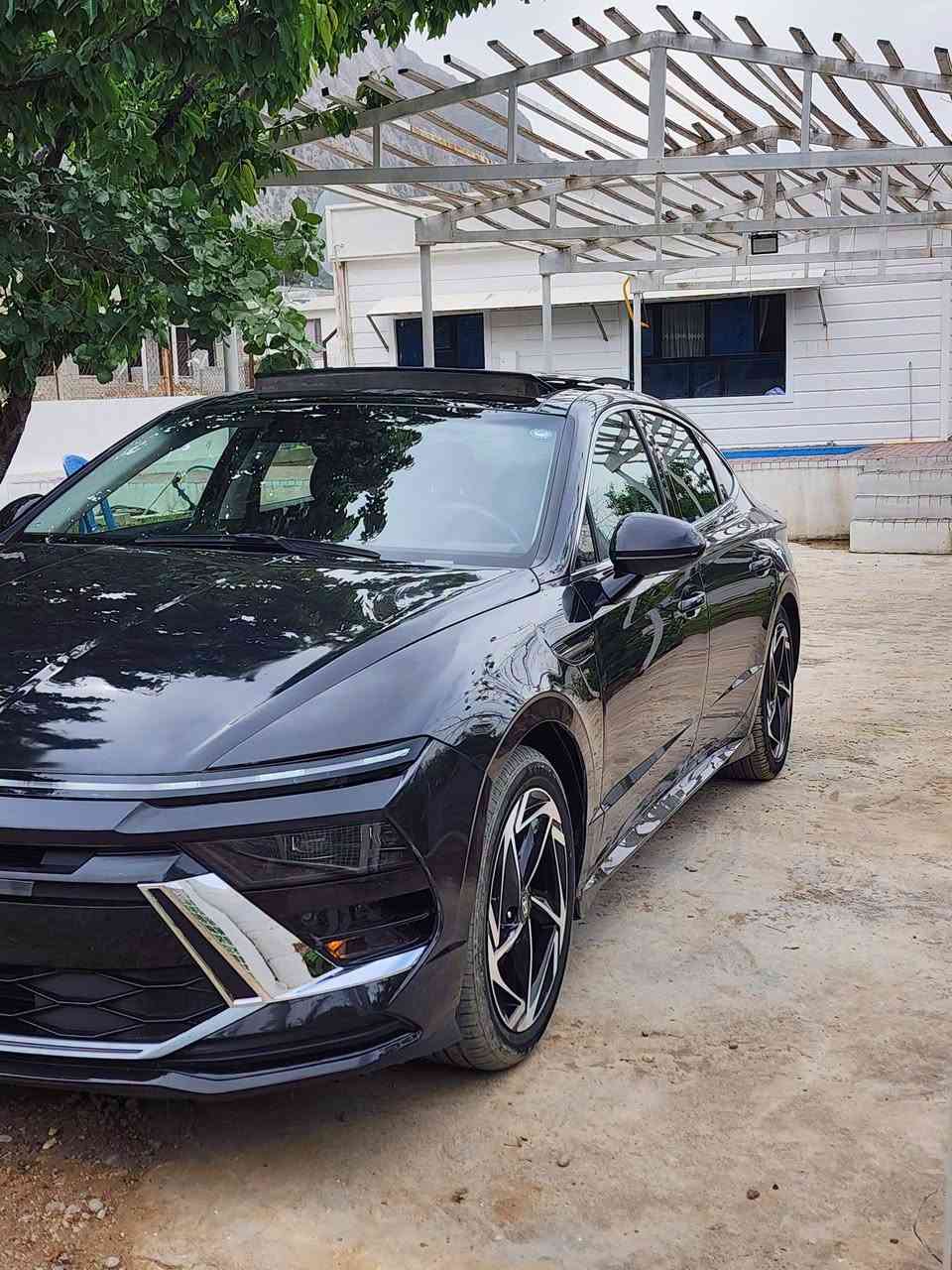 سلام عليكم للبيع فقط بيع مستعجل وسريع اقره تفاصيل مالته كامله وخابر علرقم وتدلل 
هونداي سوناتا 2024 فول 1/1 
محرك :2500 تنفس طبيعي 
عداد مشي : 20 الف ميل
مواصفات 
1_بصمة
2_بصمة ابواب 
3_ تشغيل عن بعد 
4_فول بانوراما 
5_لد امامي مع عدسات زنون 
6_ كشافات 
7_اشاير مري 
8_ نقطه عمياء 
9_ لد خلفي
10_كشنات كهرباء 
11_ تدفئة كشنات 
12_شحن واير لس 
13_شاشه تبريد منفصل 
14_ سايد بريك كهرباء 
15_ اوتو هولد 
16_كير تعليك 
17_ شفتات ستيرن 
18_بصمه جنطه 
19_مانع انزلاق 
20_تحكم وضعيات قياده 
21_شاشه متصل مقوسة 
تدعم خرائط وكاربلي 
22_رادار امامي وكامره رادار 
23_كامره خلفية دقه HD
24_حساسات اوتو ستوب 
25_فول تحكم ستيرن مع قياده ذاتيه 
مرقم اربيل الدولي الجديد 
(تحويل مباشر )
سياره بيها جاملغ صبغ وحافه البنيد 
  وصور حادث مرفقه وي الصور ايرباك برده واستيرن وراجع سستم 
مكاني بغداد الكاظمية جكوك 
#السعر_اتصل_بلرقم
        _***********_
      _***********_
