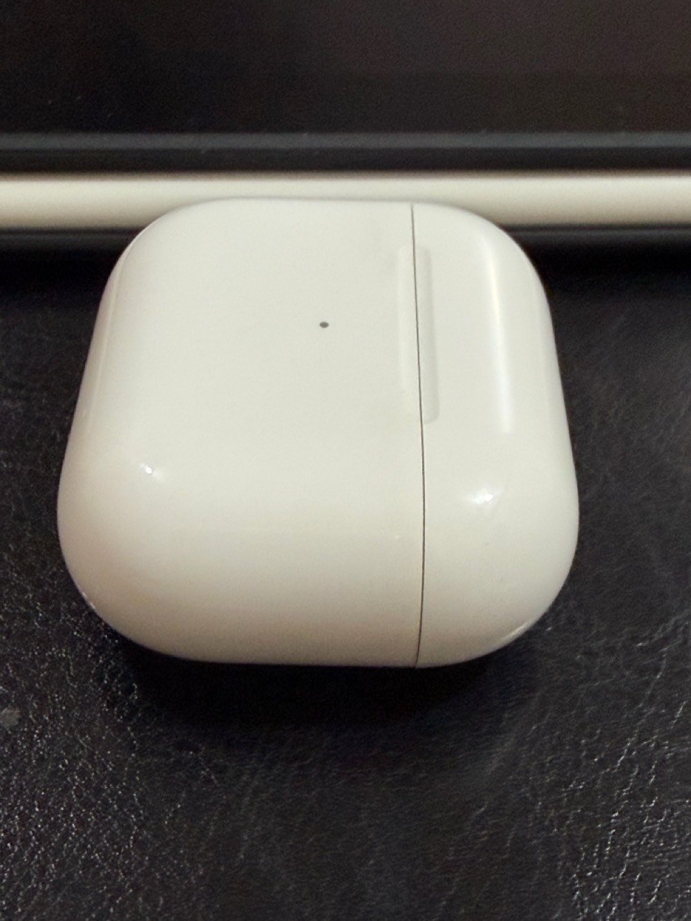 سماعات ابل ايربود AirPods (3rd Generation) اصدار ٢٠٢١ ،مستخدمة و متوافقة مع اجهزة 

سلسلة iPhone 14 (العادي، Plus، Pro، Pro Max)
سلسلة iPhone 13 (العادي، mini، Pro، Pro Max)
سلسلة iPhone 12 (العادي، mini، Pro، Pro Max)
سلسلة iPhone 11 (العادي، Pro، Pro Max)
سلسلة iPhone X (تشمل: X, XS, XS Max, XR)