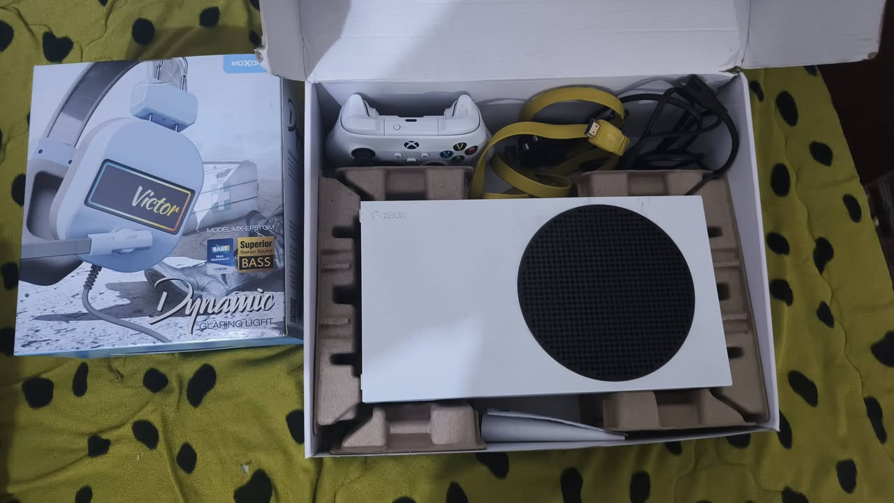 سلام عليكم 🎮 للبيع Xbox Series S

🔥 الجهاز نظيف ومستخدم استعمال شخصي
⚡ أداء ممتاز وسريع
💾 سعة تخزين 512GB
🎮 مناسب للألعاب الأونلاين والألعاب الثقيلة
🔌 الجهاز شغال بدون مشاكل

📦 يجي وياه: الجهاز + اليد + كيبلات

💰 السعر: [390]
📍 المكان: [نجف ويوجد توصيل جميع محافضات العراق]
📩 للتواصل: خاص ***********
