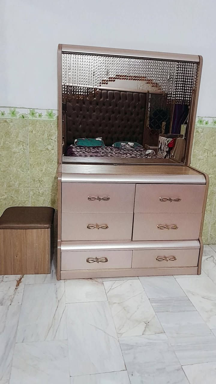 سلام عليكم غرفه نوم عشر قطع سعر ب 900 وبيهه مجال مكاني الحسينيه
