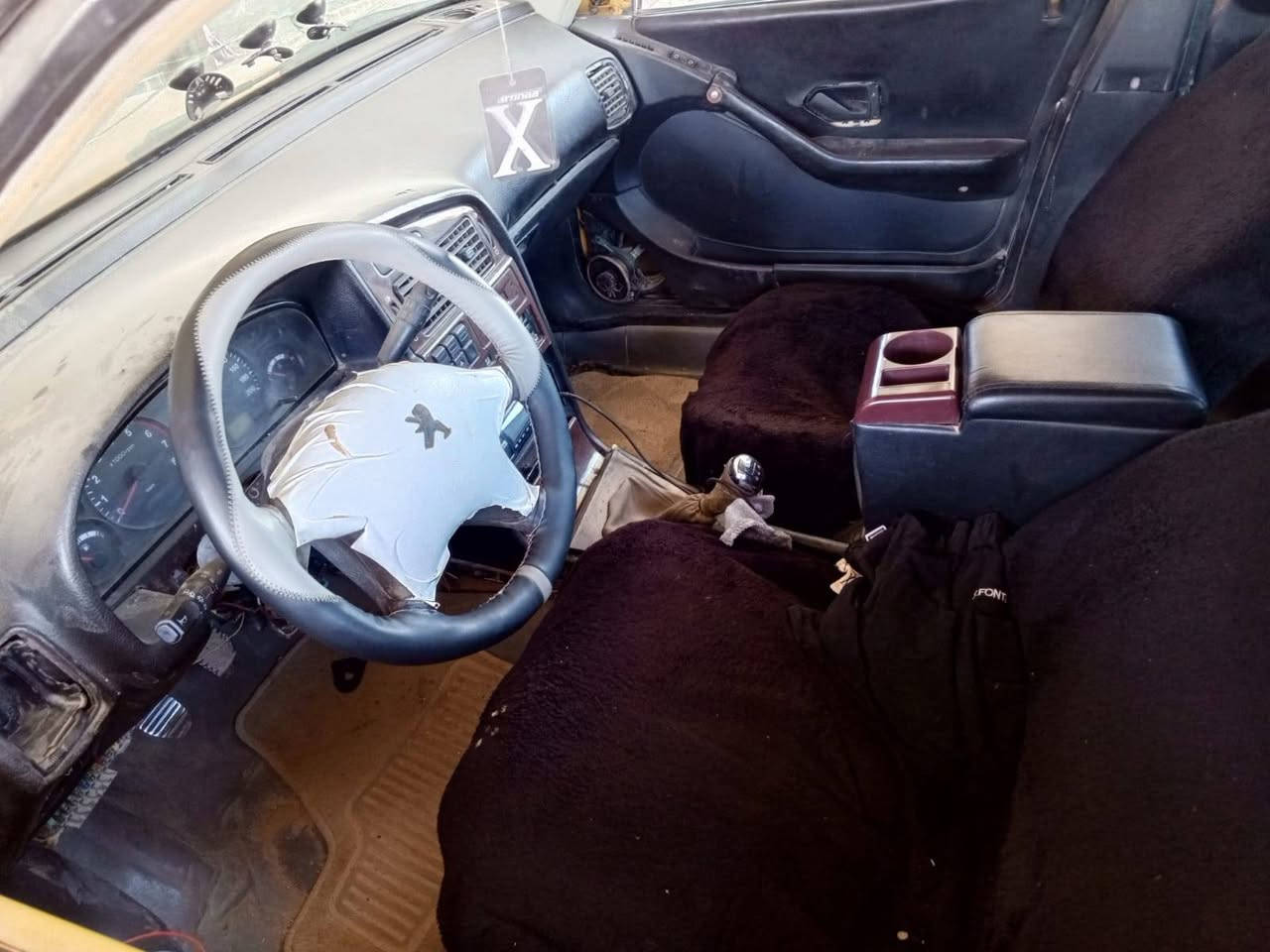 بيجو بارص مديل 11 سنويه عضم عاج كهربايات كله تشتغل مكينه كير ابلاد مكانيه ناصرية بيع بدون راعي السعر 14 
***********
