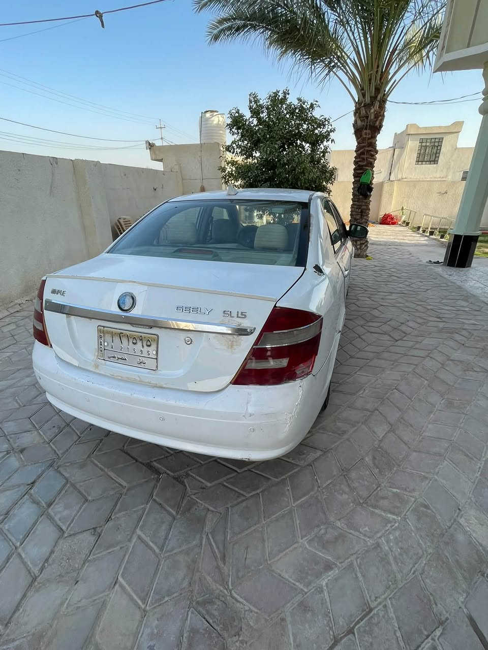 السعر النهائي ( ٢٦ ورقه) جيلي موبل ٢٠١١ المرغوب كير مكينه بلاد شرط لاتنقيص ولا تبخير بيهه مكانات خياس  وصبغ قطعتين تقريبا اخوان ابيع (مكفوله من الكلبه والتجيه والعيب الشرعي ) طخم تايرات نضاف  حداديه  وسط كهربائيات كلهه شغاله (مكاني بابل الإسكندرية ***********)رقم بابل باسمي شرط التحويل والعقد مروري مباشر الياخذهه

