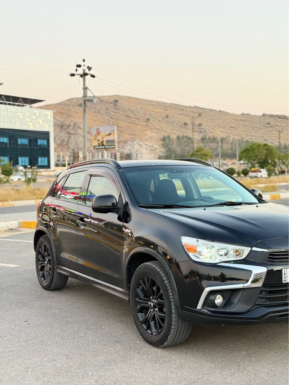 outlander 2017
گێڕ تۆماتیک + گێڕ حادی، AWD ،شاشە، کامێرا، کوشن هیتەر . ماڵی دۆستە 117هەزار کیلۆ مەتر ڕۆشتووە دوپارچەی کلینی ئەمریکایە بێ ناو بێ ئێرباگ، بە ناوی خۆمەوەیە و تا 2030 سەناوی بە سەرناچێت. 
***********
*********** رانية, السليمانية
