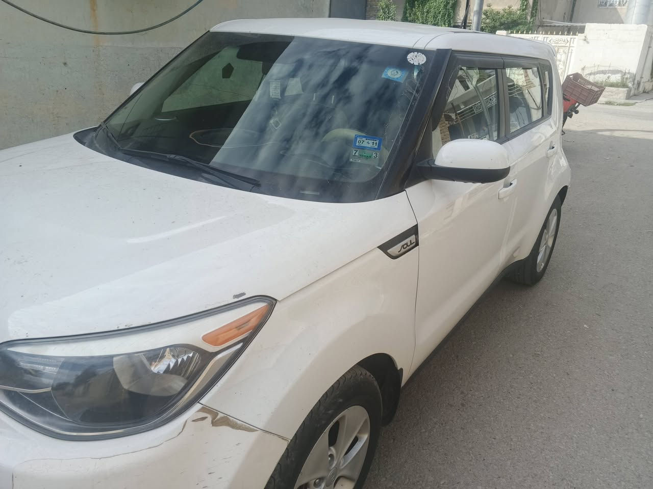 للبيع: كيا صول 2016 (Kia Soul) 🚗✨
المحرك: 1.6L GDI (اقتصادي جداً وقوي) مامفتوح بي برغي⚡
( العداد 80 مايل )
السيارة مامتعوبة استخدام قليل وتسحك اردئ نوعية بانزين
المواصفات:
تحكم استيرن متكامل + بلوتوث / USB / AUX
تكييف ثلج ❄️
غرفتها واسعة ومريحة جداً
نظام أمان متكامل (ABS / ESC / إيرباكات) كلهن سيلمات
سيارة جاهزة من كل شي وما تحتاج أي مصاريف 🛠️
الضرر: جامرلوغ خلفي جهة السايق فقط (تعديل)، عالبارد
باقي السيارة بشرط  الشاصي والمحرك والگير وضع الشركة)
السعر: 18.000.000 مليون دينار عراقي
📍 المكان / ديالى للتواصل: (***********)
