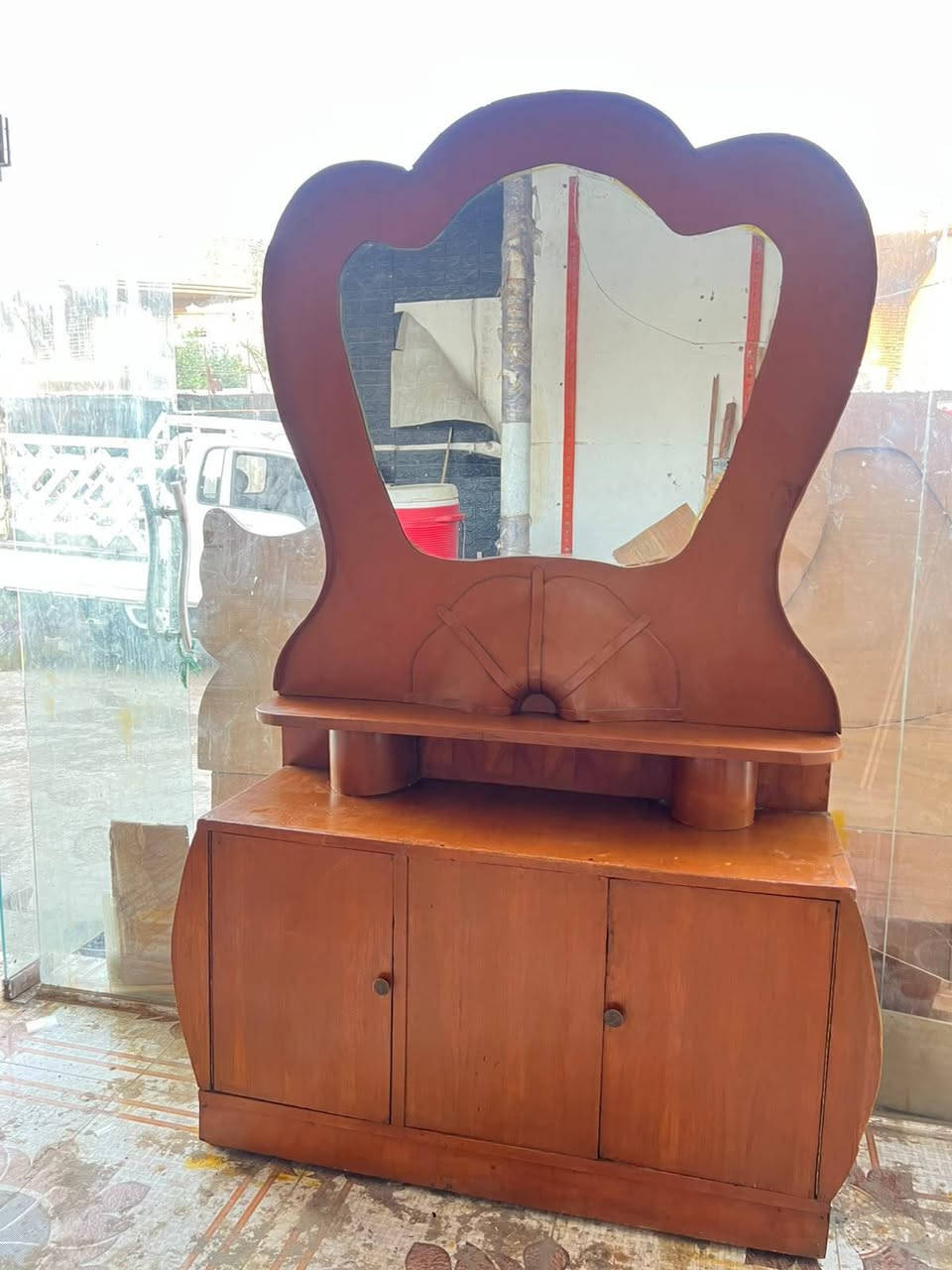 ميز مراية • صاج • مستعمل