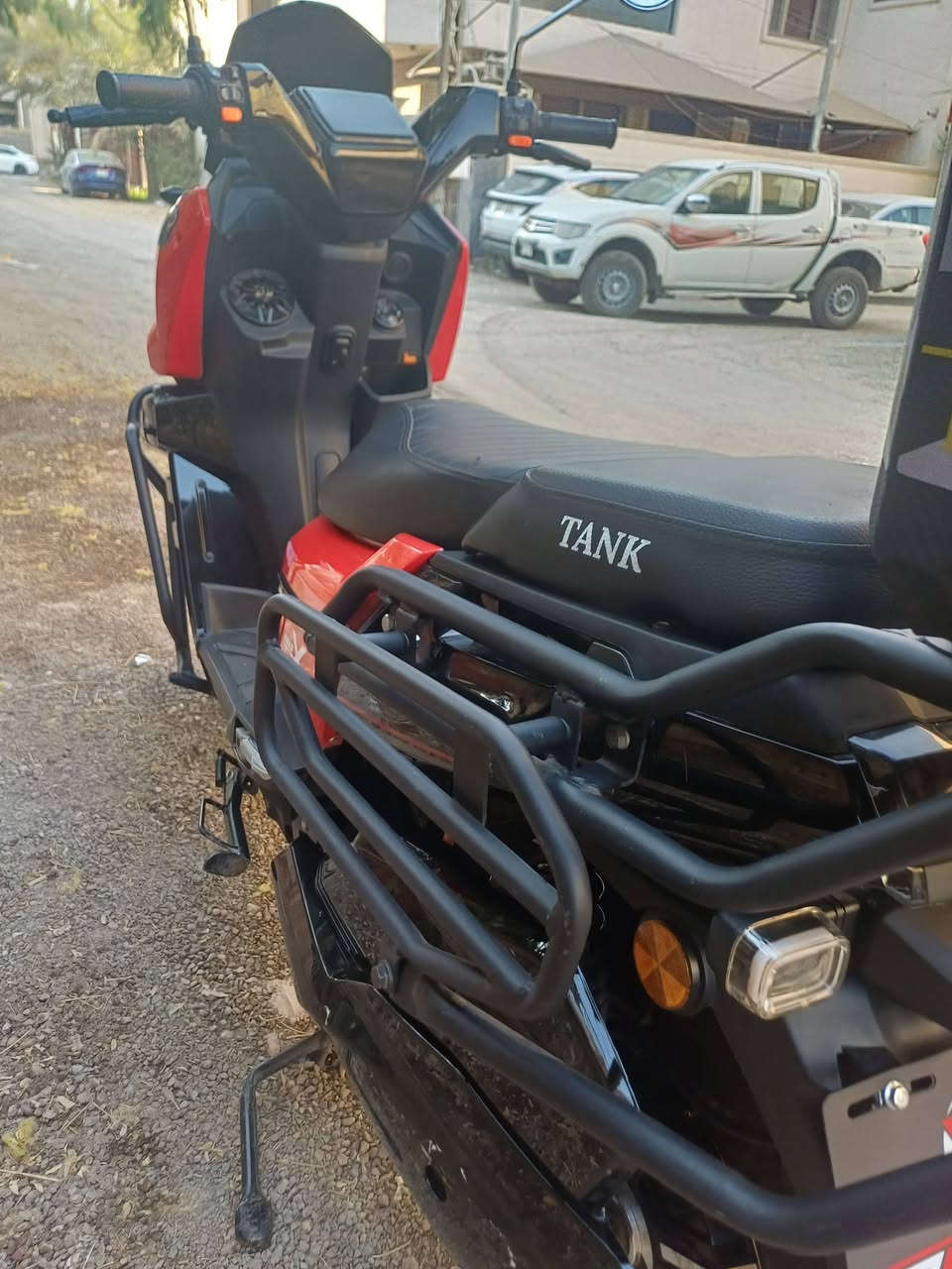 ✨ دراجة اباجي النجمه (2026)
موديل 2026
🔰 المواصفات:
🔋 6 بطاريات 
ملف 3000w / 
38 امبير / 72v فولت
🚀 سرعة حقيقية 80 كم/س بتحكم 4 سرعات
📏 مسافة مقطوعة بالشحنة الواحدة: 30 –  40 كم (حسب الاستخدام والسرعة والوزن المحمول) 
🔄 نظام P توقف + R تكدر ترجع بك 
اشارير يمين / يسار / دبل اشاره 
🛑 بريك هايدروليك دسك بكفاءة عالية
🌀 دبلات هايدروليك أمامي وخلفي – راحة ونعومة على الطرق
📺 شاشة رقمية لعرض المعلومات والسرعة
🔑  عدد 2 + تشغيل عن بعد
🚨 جهاز إنذار ضد السرقة + قفل ستيرن + قفل جوزه التشغل الدراجه 
📦 مساحة تخزين واسعة تحت الكشن + صندوك خلفي كبير
💡 لد لايت أمامي عالي الوضوح/واطي
🔴 بك لايت لد بتصميم مميز
🌟 لد أمامي وجانبي زنون ليلي عصري
🚦 إشارة يمين يسار
🦾 استاند عدد 2 (وسطي + 
جانبي)
العنوان: الدورة جمية خيرالله 
السعر 1500: وبيه مجال 
***********
