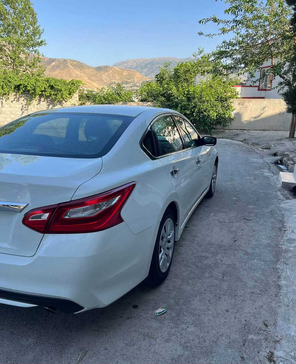 Nisaan altima 2016 s 

*********** korek 
*********** warsup viber 

سپی بەفری بي بوياخ مواصفات شغال چوارجام کارەبایی شاشەگەورە بلوتوز کارپلەی نرخی 120 و مجال سوران, أربيل
