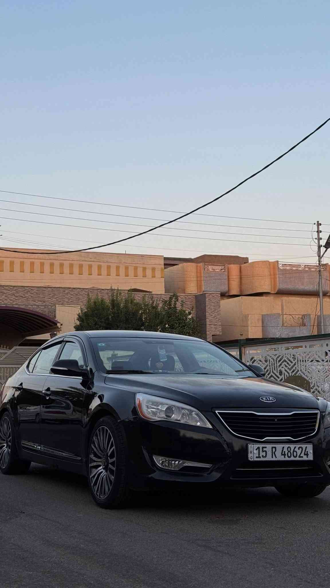 للبيع الفئة : كيا كدنزا K7
موديل :2012

"  حساسات خلفية

"  تبريد قطعتين 

"  عداد مفتوح 

"  تدفئة وتبريد ف المقاعد 

"  مرايات كهربائية 

"  نظام ECO اقتصاد بنزين 

"  تحكم كامل ف المقود 

"  مثبت سرعة ومانع انزلاق
سنويه ورقم جديد هزه جديده 
حداديه جديده بسمي السياره ثاني يوم تحويل 
بيه جاملغ امامي يمنه لغد وشاصي مكفول بيه بدايه جراد 
مكان الفلوجه / هـ ***********
