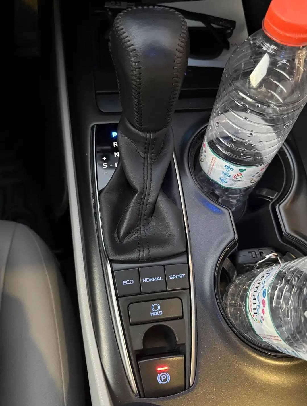 Toyota camry 2023
Mwasafat SE sharekae chihan
40 hazar roshtwa 
Be boyax be sard 
Sayaraka zor jwana 
***********
