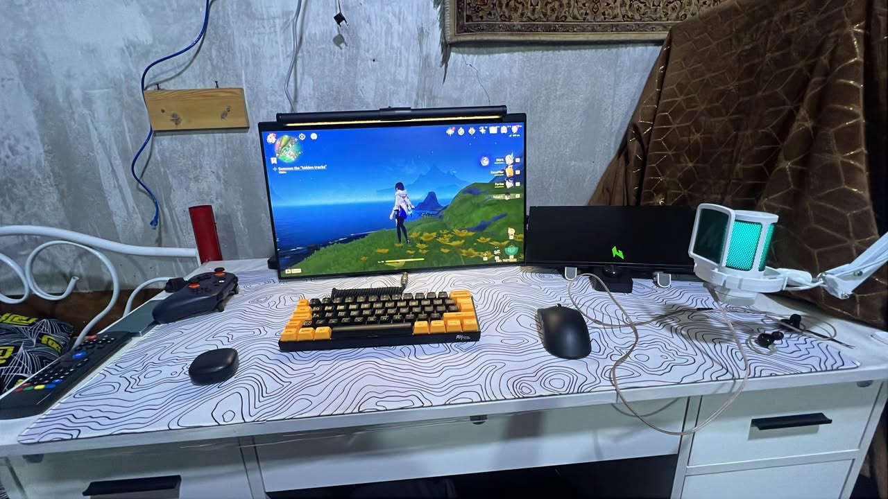 Ryzen 7 7735hs 
بطارية 98%
16gb ddr5 
Rtx 3050 refresh 6gb 
512gb Kingston 
1tb Samsung 970 evo plus nvme 
مع الكارتون 
السعر 1200 مليون و ٢٠٠
سبب البيع 
ما عندي وقت استخدمه بسبب العمل و الدراسة 
***********
إذا مع الكيبورد الكوستم(مع كي كابس) و الماوس الاتاك شارك يصير ب 1250 البصرة, العراق
