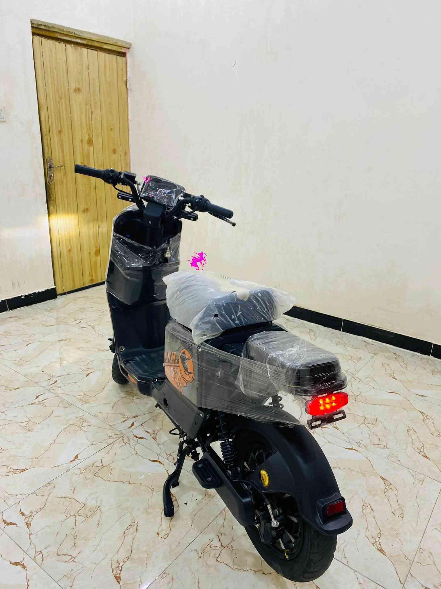 آر ١١ ٢٠٢٥ • ٦ بطاريات ٣٣ أمبير • نظيفه