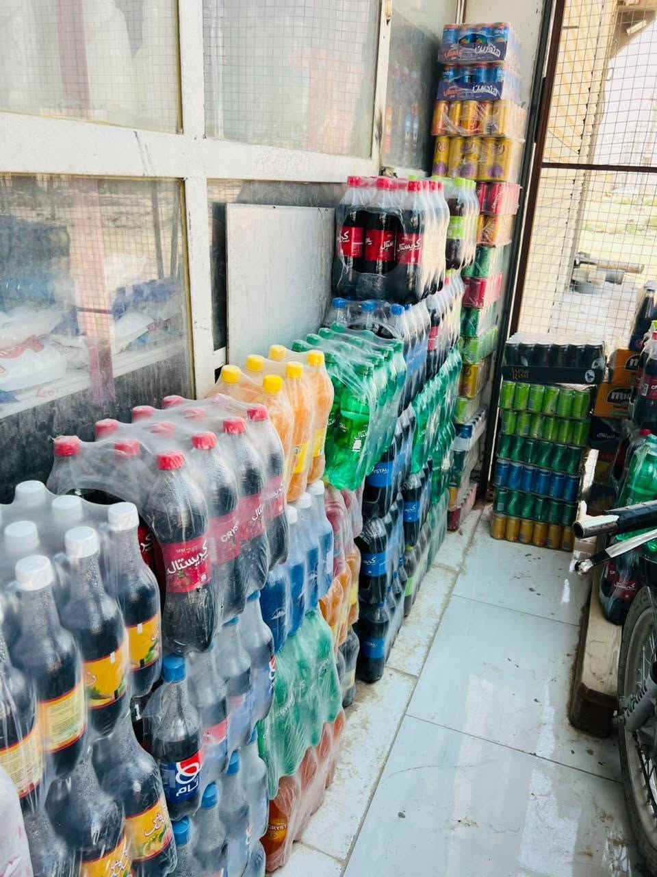 لسواق البيع عله شارع 60 بين حي النضال وحي الجهاد عله شارع الوجهيه 6 ونزال 6 تحتوي عله 6 برادات 3 مجمدات وحده لشركه ستم كامرات وسبلت ومبرده ليجار 350  ولمولده 20 انبير 150 دخلها ليومي 350 له 400  لسعر  انتصل ***********
