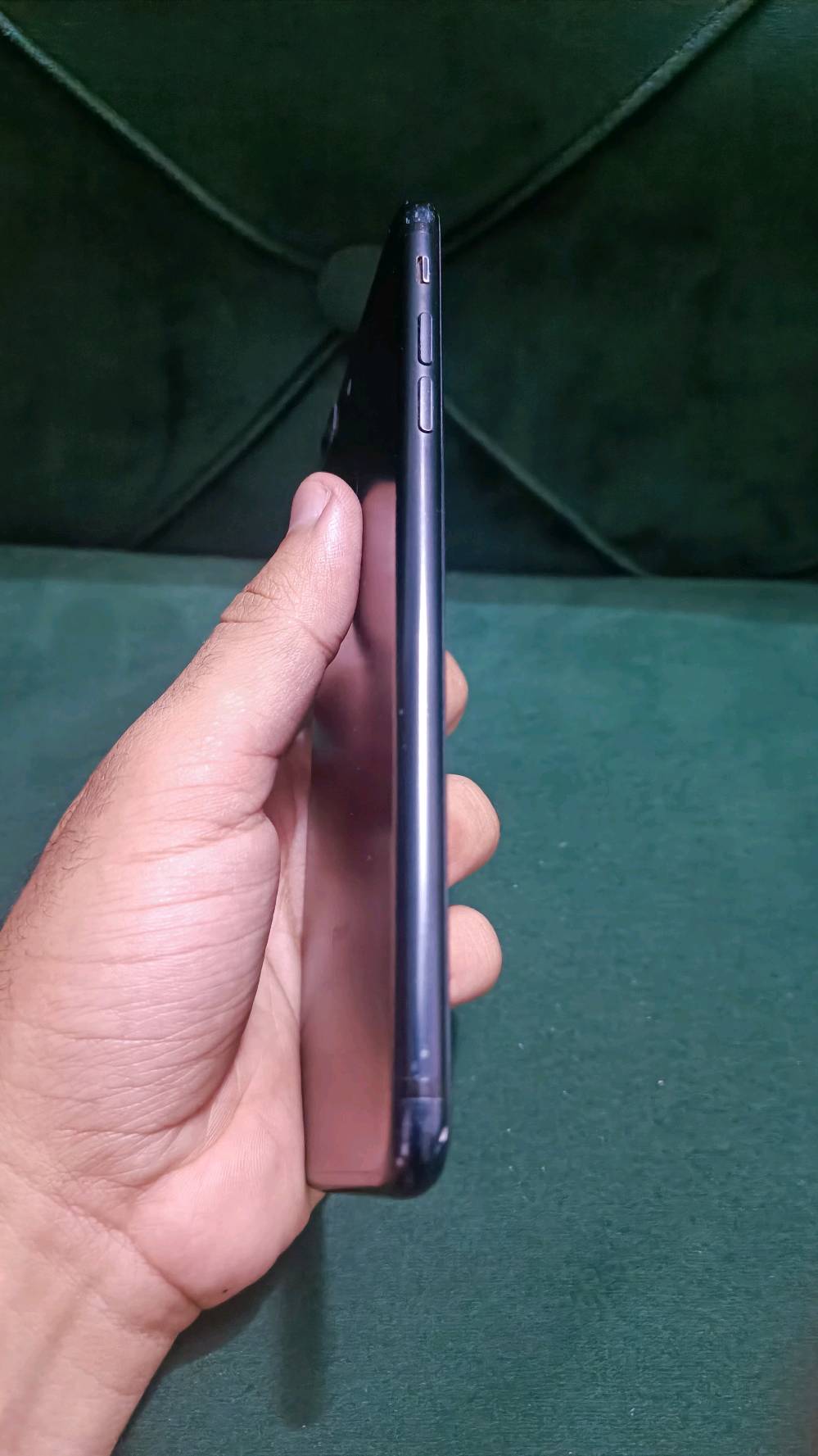للبيع: iPhone 7 Plus (أسود)
الذاكرة: 128 جيجابايت
البطارية: 80% (أصلية بلادي)
الحالة: جهاز بلادي وضع شركة، غير مفتوح وبدون أي تبديل قطعة.
النظافة: مثل ما موضح بالصور، شغال 100% وبدون أي مشاكل تقنية.
الملاحظات: يوجد تراب بسيط جداً داخل الكاميرا (يحتاج تنظيف فقط).
الملحقات: الجهاز فقط.
💵 السعر: 120,000 دينار عراقي
📍 الموقع: كربلاء
📞 للتواصل: ***********