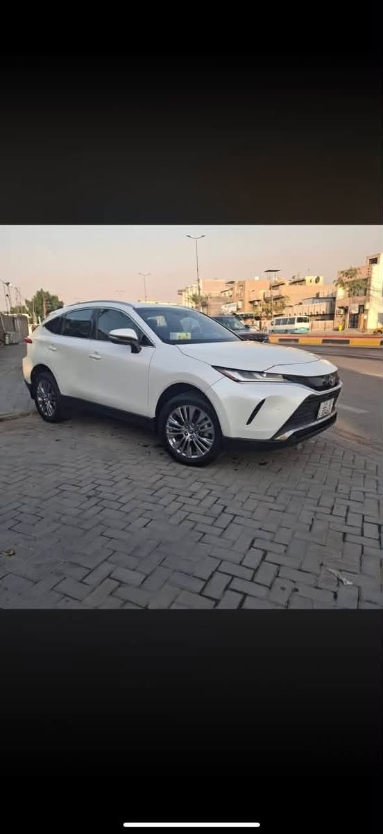 اخوان تيوتة فينزة موديل ٢٢ هايبرد فول مواصفات عدة الفتحة ماشية ٤٢ الف بدون ارباك ظرر تبدليل جنطه بنيد بي طعجة مبدل 
ماكو داعي احجي سيارة غنيه عن التعريف صدر تايرات مكينه كير كفاله عامة داخل رادار حساسات كلوب مامشتغل بيه بدوون داخل بدون ارباك 👆235 ورقة رقم هاتف ***********
